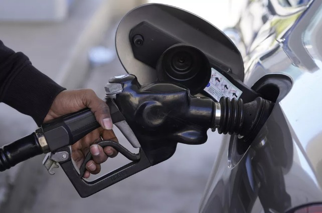 Paraná anuncia redução do ICMS sobre gasolina e energia elétrica de 29% para 18%